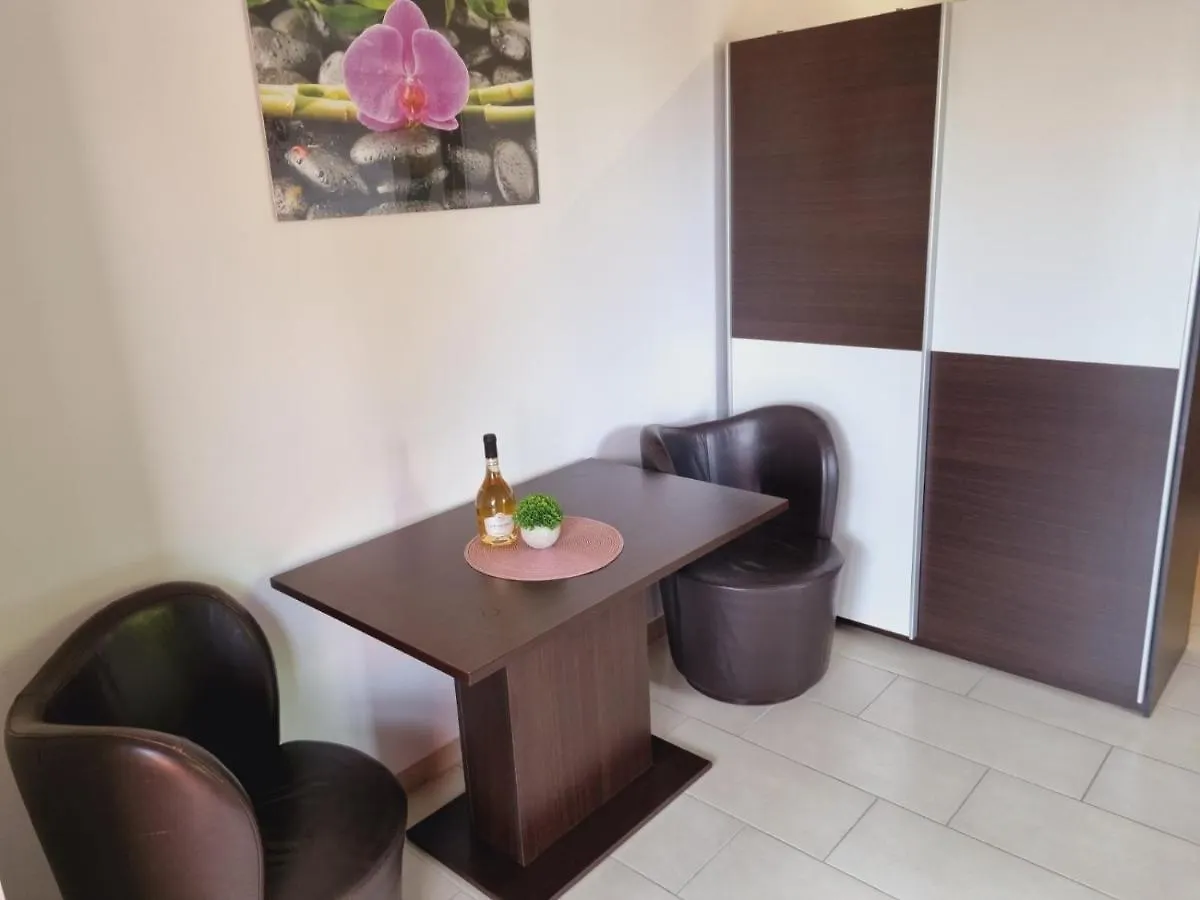 Nice Studio M&M Rovinj Apartment